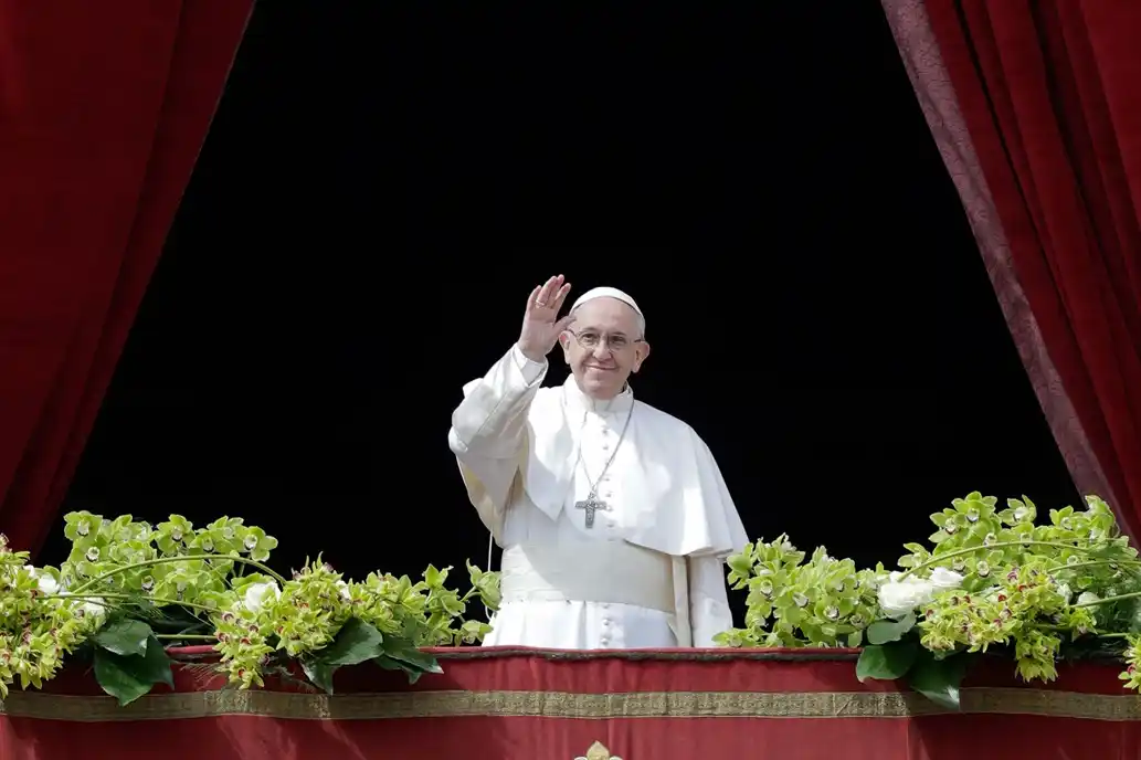 En su bendición de Pascua, Francisco urgió una salida a la crisis en Venezuela