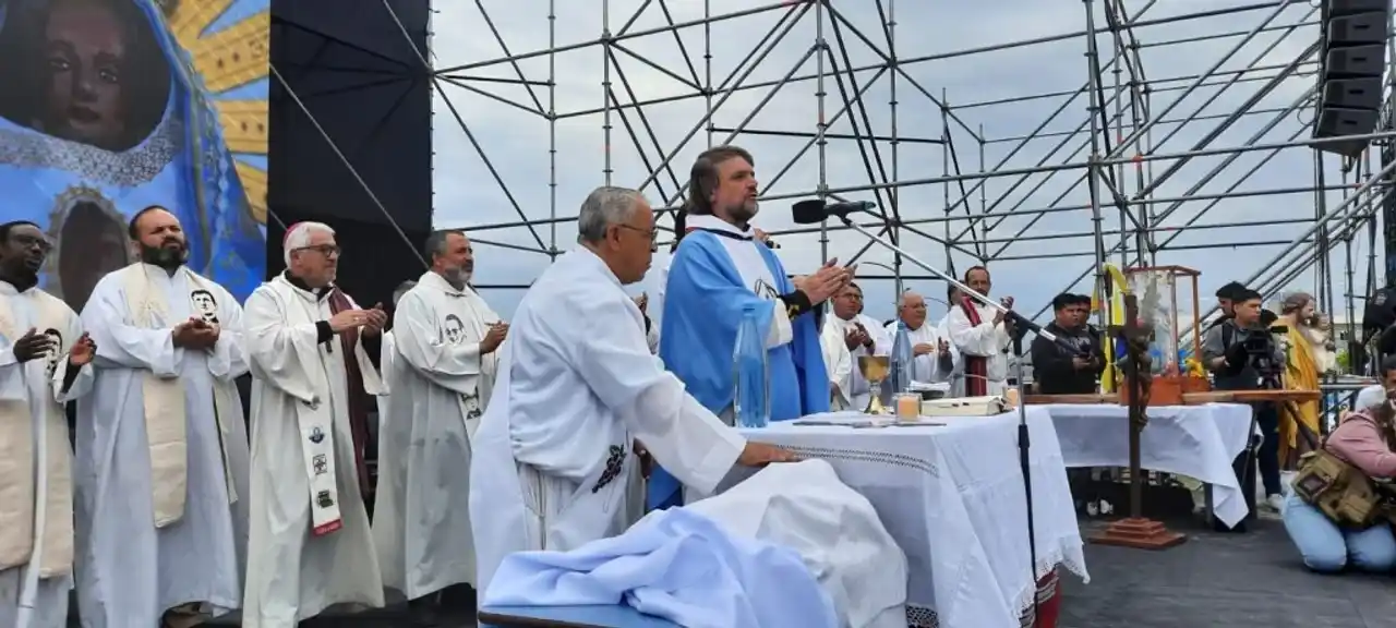 Curas villeros reclamaron desde Luján por las necesidades de sus barrios en el camino previo a la Navidad.