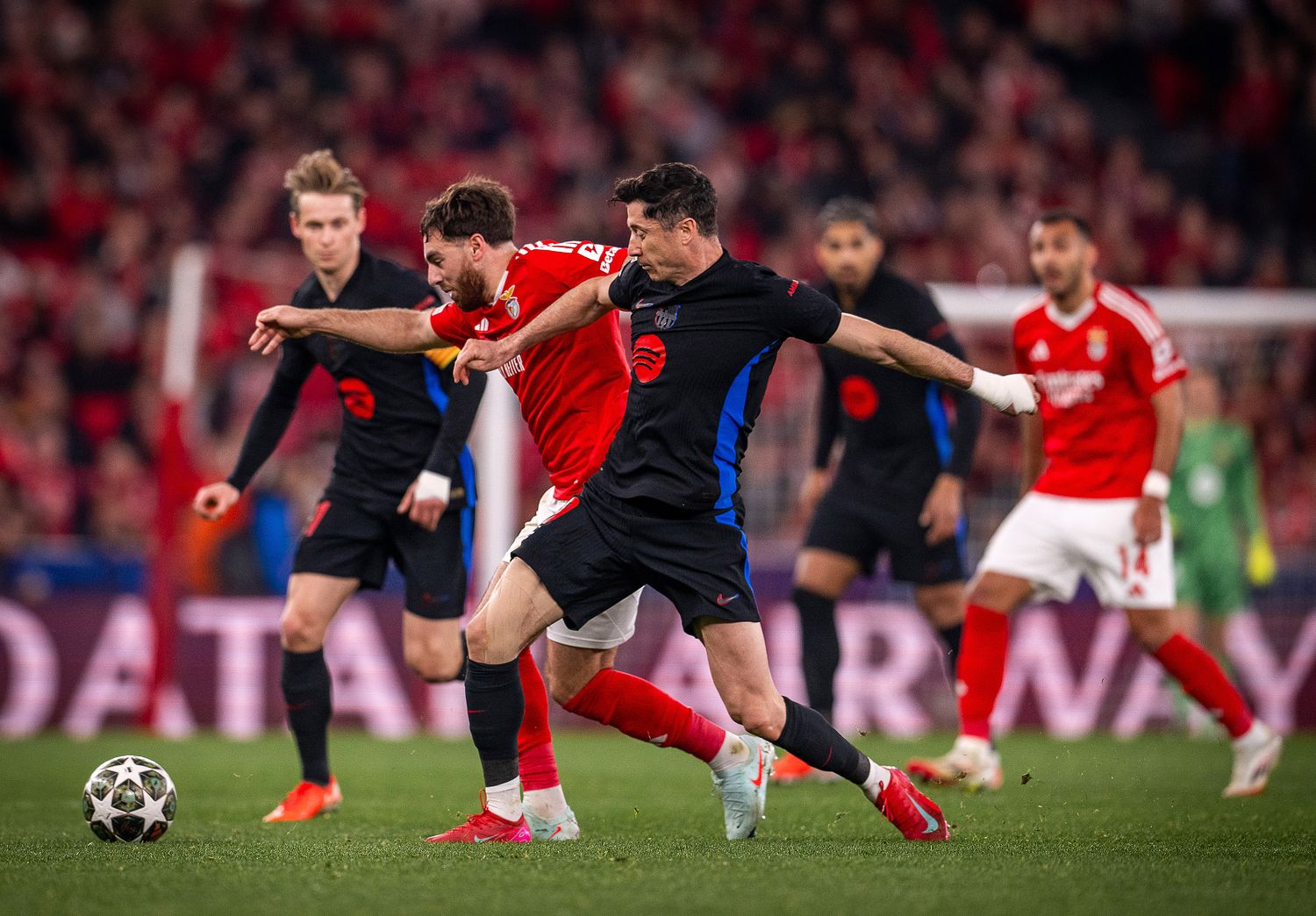 Barcelona-Benfica abre las revanchas de octavos de final