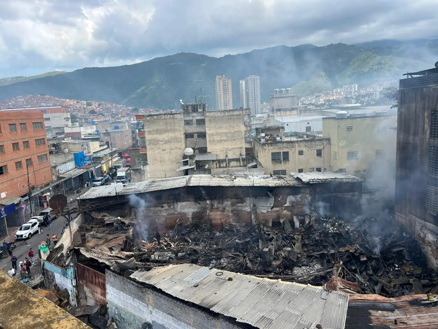 INCENDIO EN GALPÓN EN CATIA deja 7 afectados y pérdidas por el orden de los $150.000 (+Video)