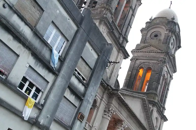 Lozano, el sacerdote que compartió horas apostólicas con el Papa