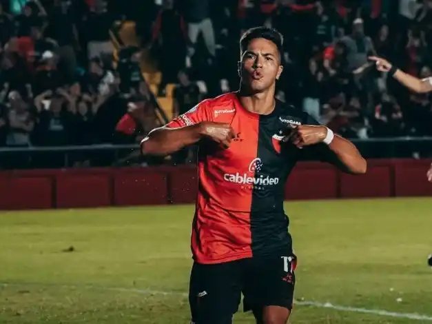 Ignacio Lago abre el debate necesario del fútbol y la homosexualidad , sin prejuicios y en libertad, vive su historia de amor.