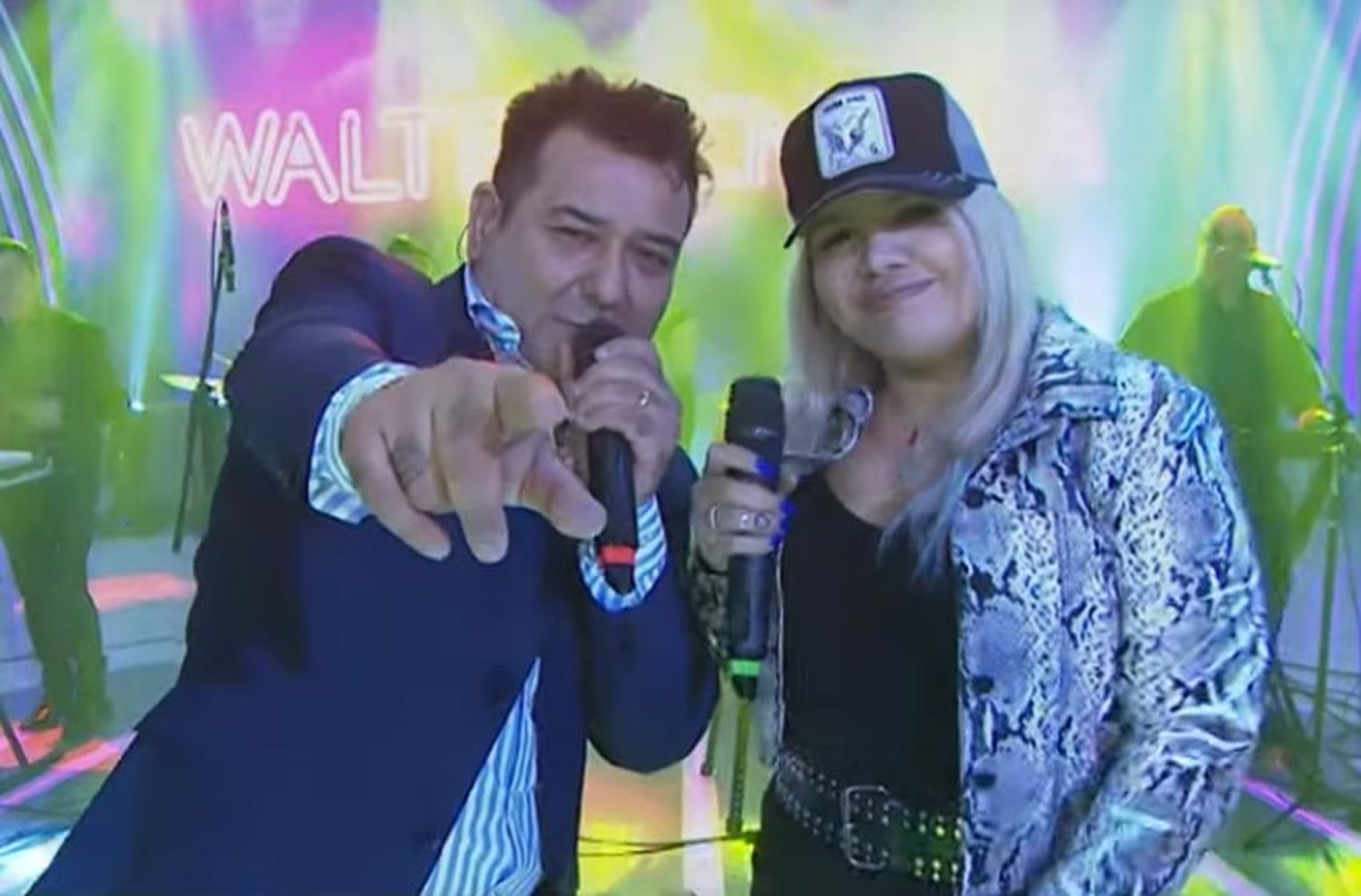 More Rial debutó como cantante en Pasión de Sábado junto a Walter Encina