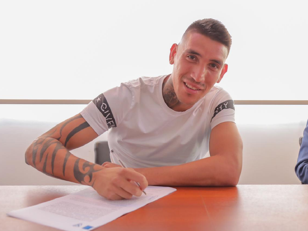 Centurión firmó contrato con Vélez 