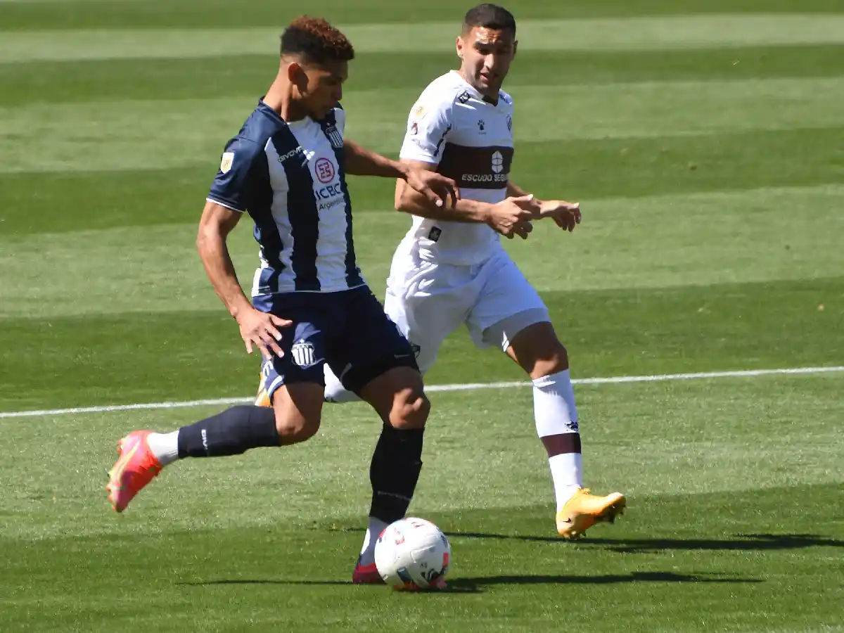 Talleres ganó y sigue arriba