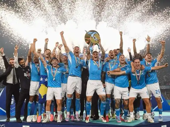 Con Maradona en el alma, Napoli conquistó su cuarto Scudetto y Nápoles explotó de emoción