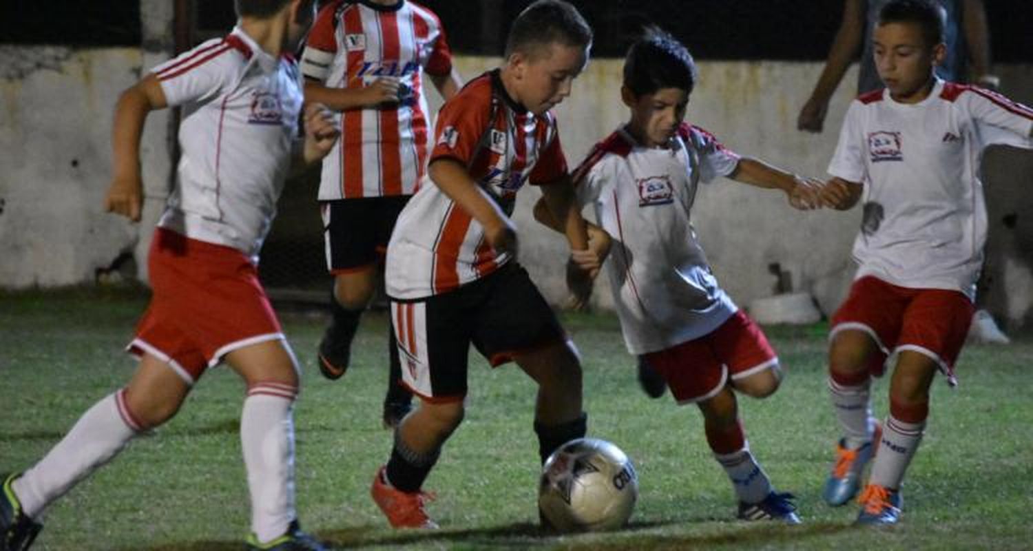Pasaron los octavos de final del Torneo de Verano