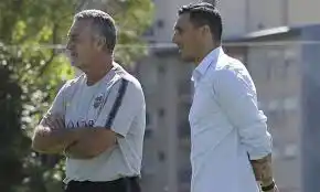 Alfaro dialogó con Burdisso sobre su futuro en Boca