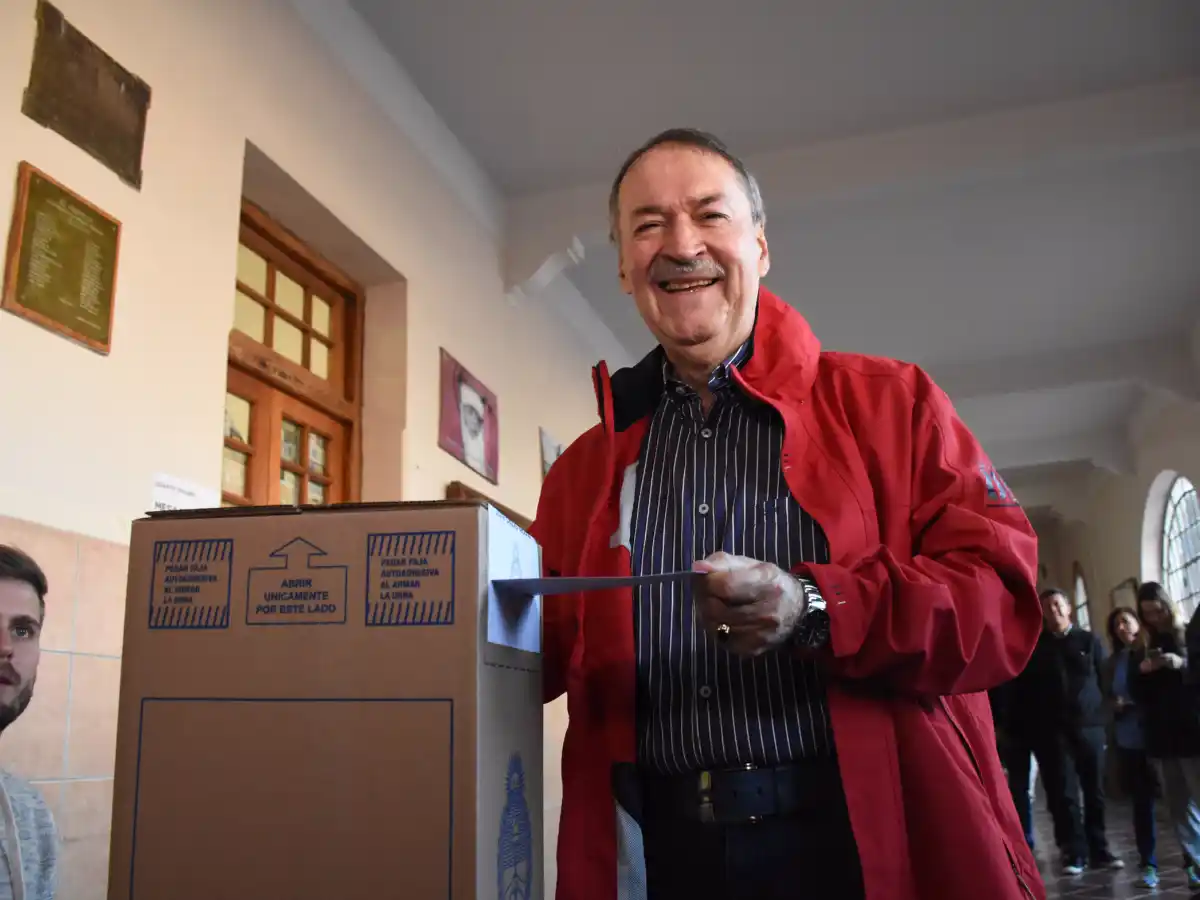 Schiaretti votó y apuntó al día después de las Paso al pedir un “acuerdo económico, social y de gobernabilidad”