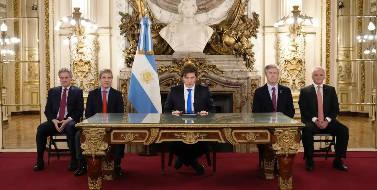 El presidente repasó lo hecho en materia fiscal e hizo anuncios para cuidar el superávit.