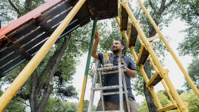 La Municipalidad de General Pueyrredon llevó adelante un operativo de puesta en valor en el Parque Primavesi.