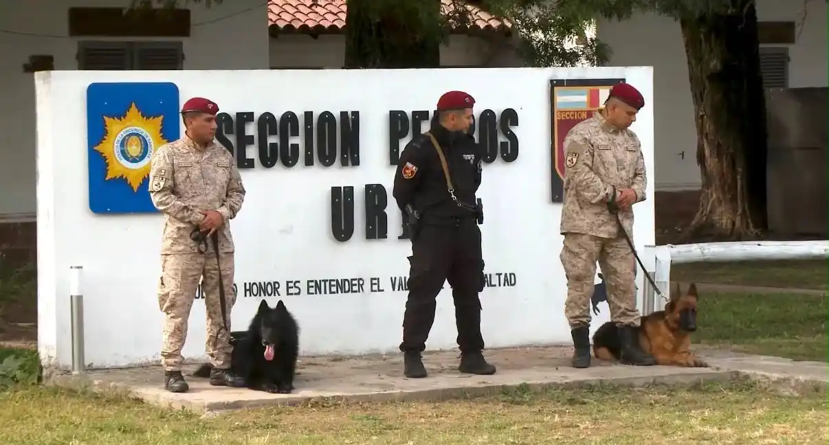 La Policía de Santa Fe realizó el primer Curso Nacional de Guías de Canes de Seguridad