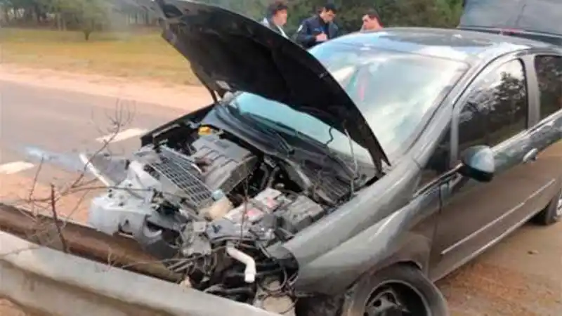 Gualeguaychuense chocó en Concordia y destruyó el auto