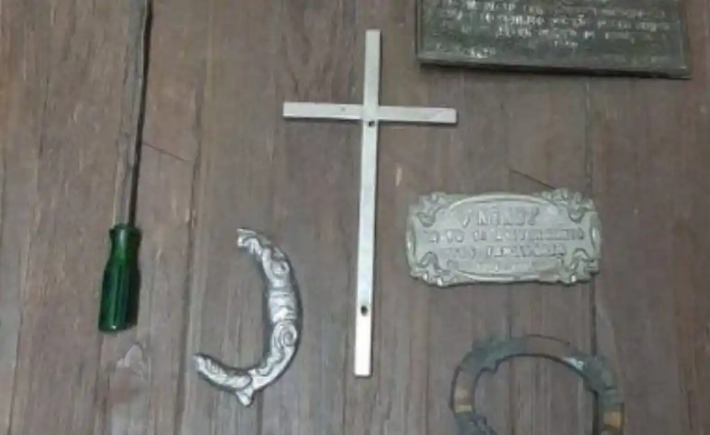 Detuvieron a un sujeto por profanar tumbas en el cementerio de Paraná