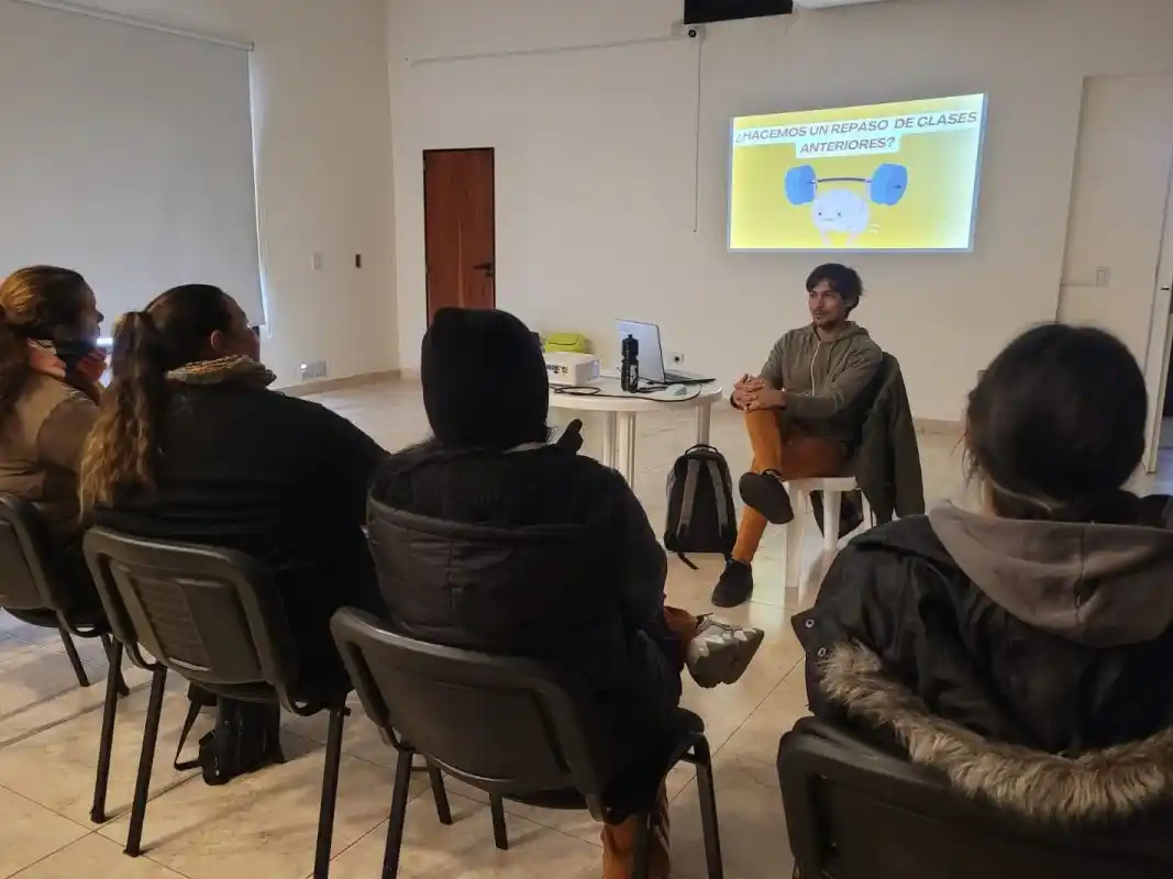 Capacitaron en marketing digital a mujeres víctimas de violencia de género para potenciar sus emprendimientos