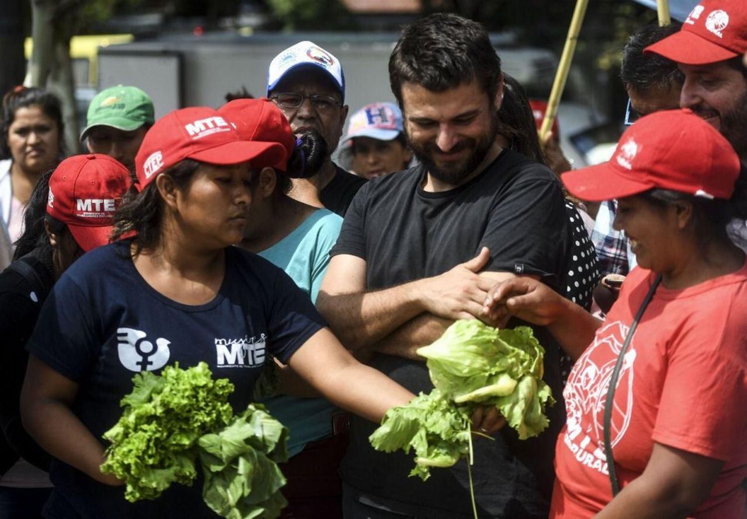 En 2002, fundó el Movimiento de Trabajadores Excluidos (MTE) y, en 2019, el Frente Patria Grande 