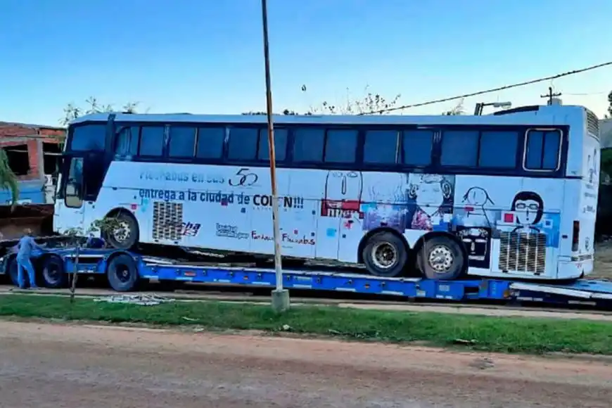 ¿Qué pasó con los micros donados por Flechabus a tres municipios?