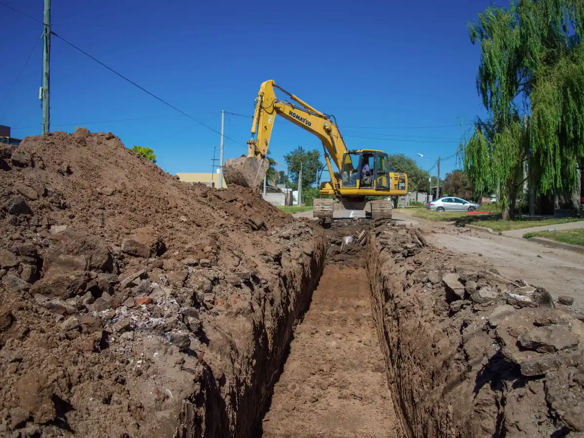 Las Varillas: comenzó obra de entubado pluvial en calle Suipacha      