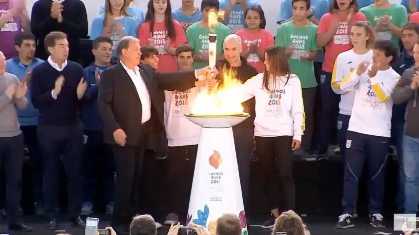 Juegos Olímpicos de la Juventud: El sampedrino Dante Cittadini encendió el pebetero de Buenos Aires 2018