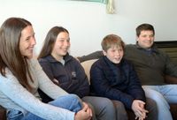 Amor en tránsito: una familia tandilense que cuida bebés con medidas de abrigo