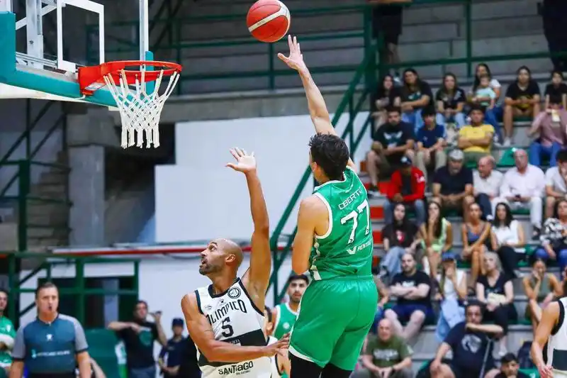 Atenas logró su primera
victoria de la temporada