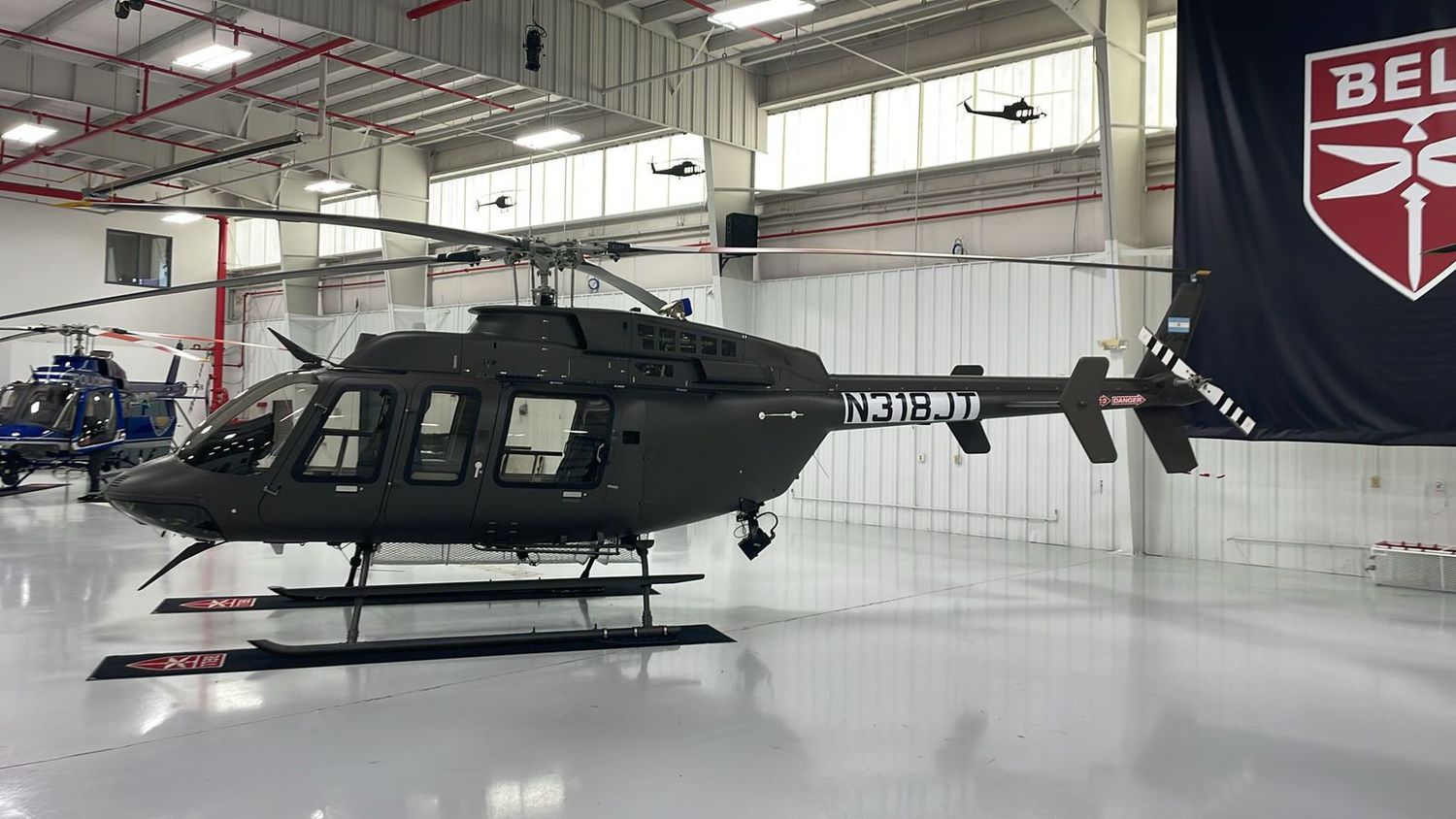 Ejército Argentino recibe sus dos primeros helicópteros Bell 407 GXi para operaciones en alta montaña