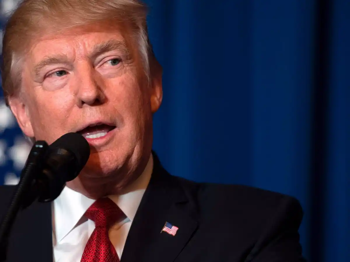 Trump dice que tiene derecho de compartir datos de inteligencia 