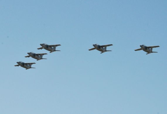 Se reinauguró la pista de aterrizaje de la VI Brigada Aérea con un vuelo bautismo del nuevo Pampa III