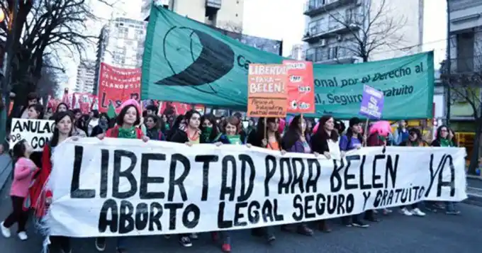 Absuelven a la acusada de haber abortado en el baño de un hospital
