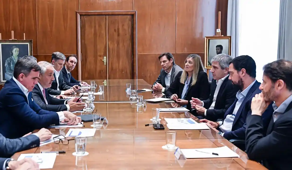 Luis Caputo recibió a las automotrices y repasaron las inversiones del sector