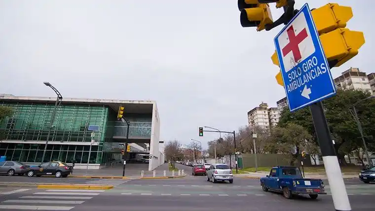 Atropelló a un ciclista, huyó a toda velocidad y lo atraparon