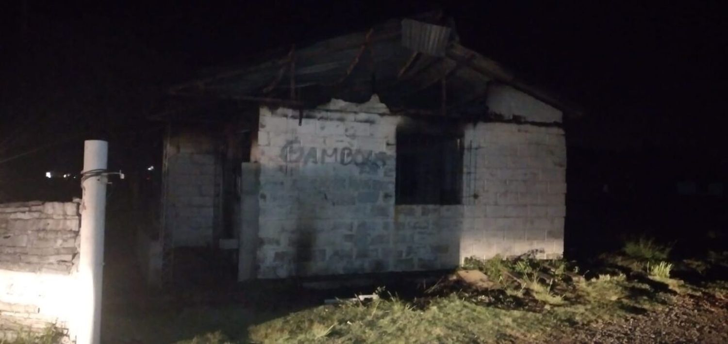 Incendio intencional en una vivienda ubicada sobre Ruta 7