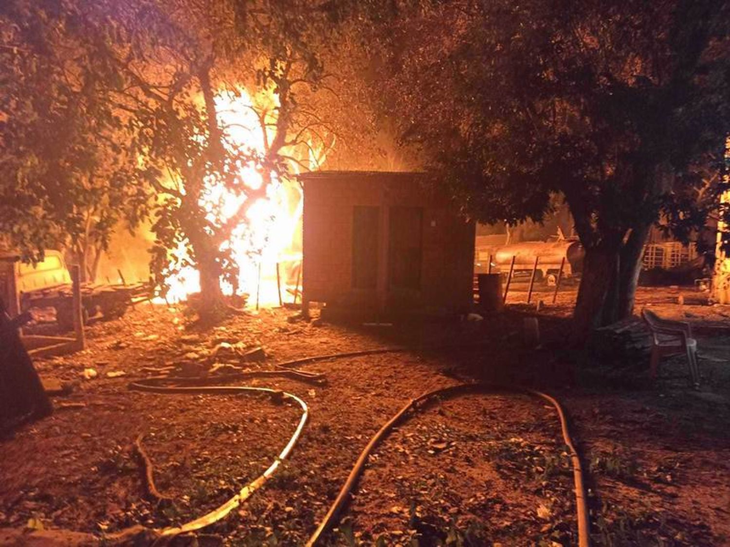 En depósito clandestino en la frontera de Clorinda 
con Paraguay explotaron cisternas de combustible