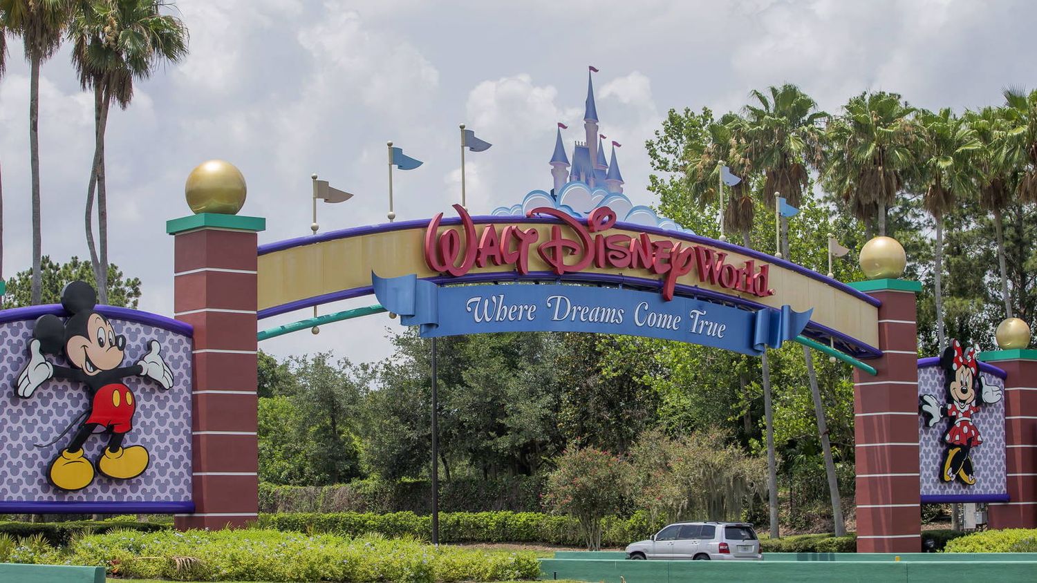 Disney despedirá a 28.000 empleados de sus parques debido la pandemia