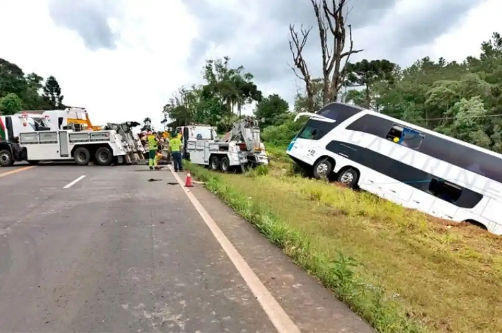 El trágico vuelco de un colectivo en Brasil dejó cinco argentinos muertos