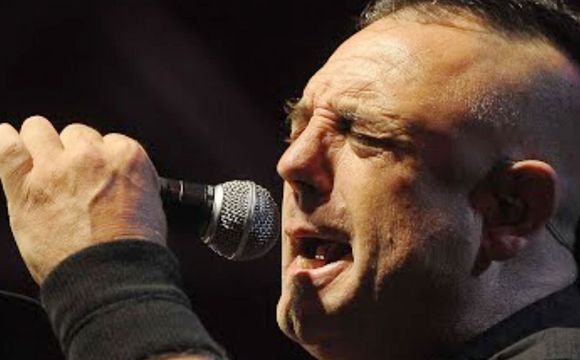 Adiós a la renegada voz de los márgenes