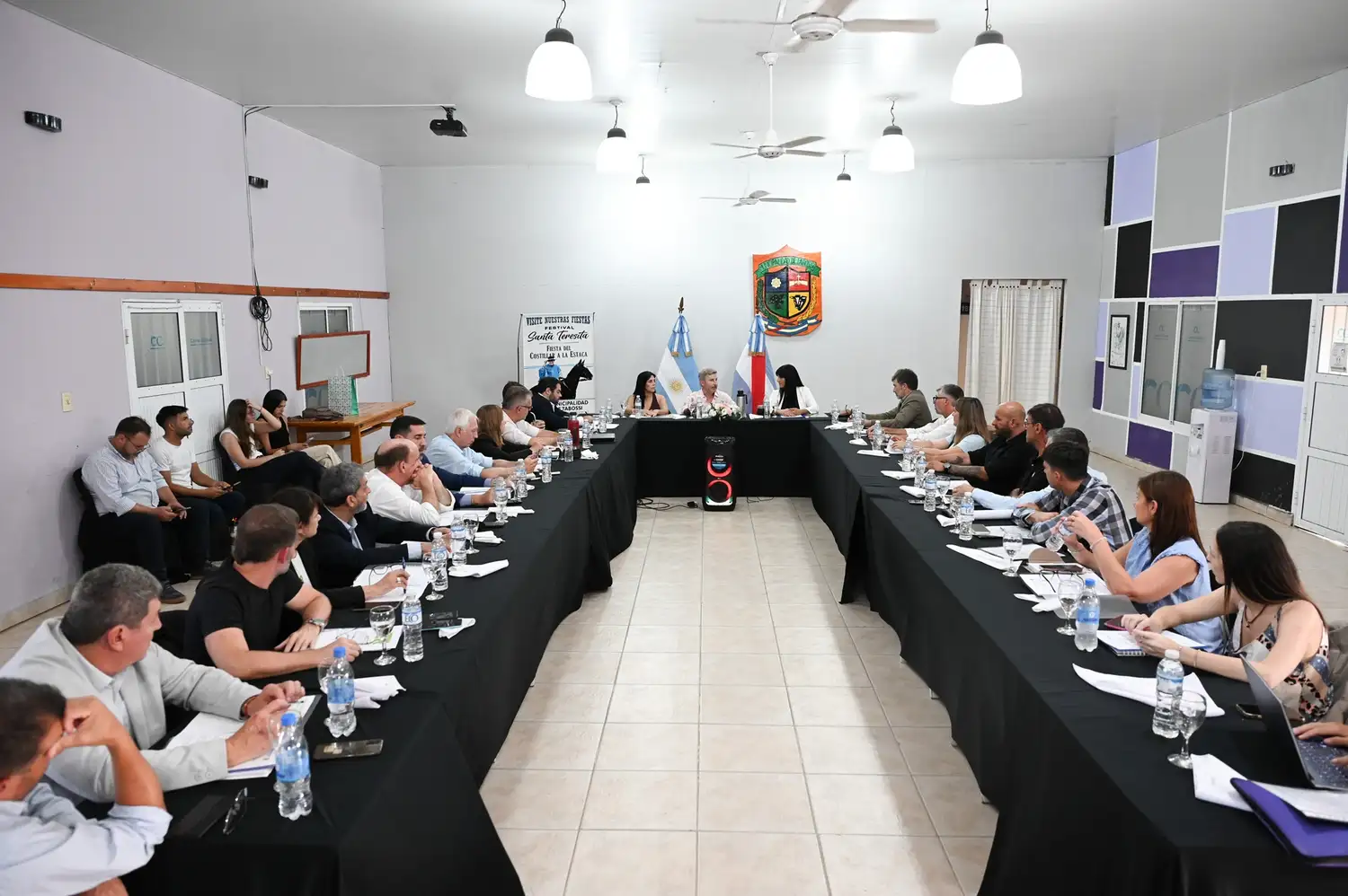 Frigerio encabezó una reunión de gabinete conjunto en Tabossi para fortalecer el trabajo con los municipios