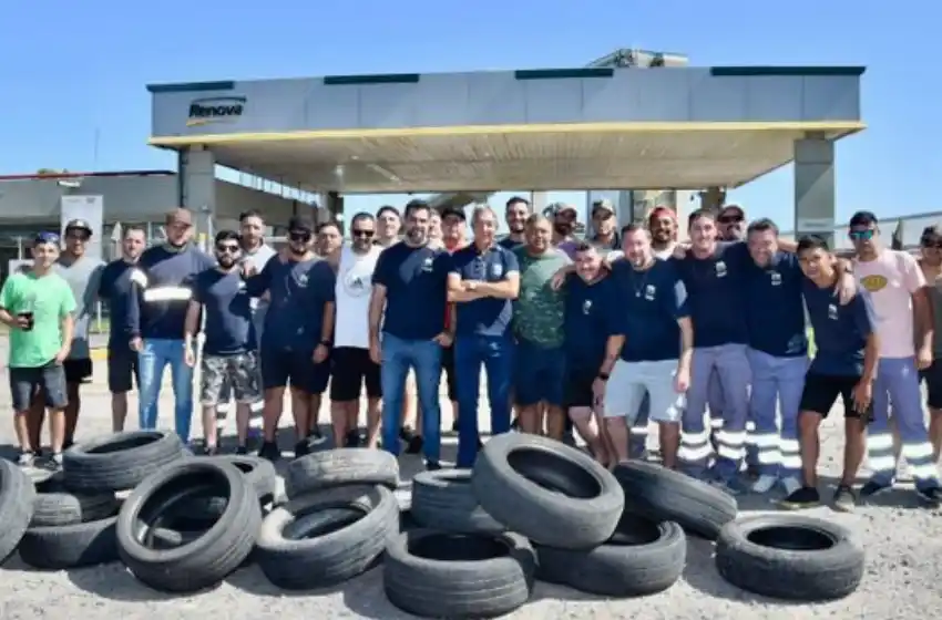 Los aceiteros iniciaron un paro por tiempo indeterminado en la región