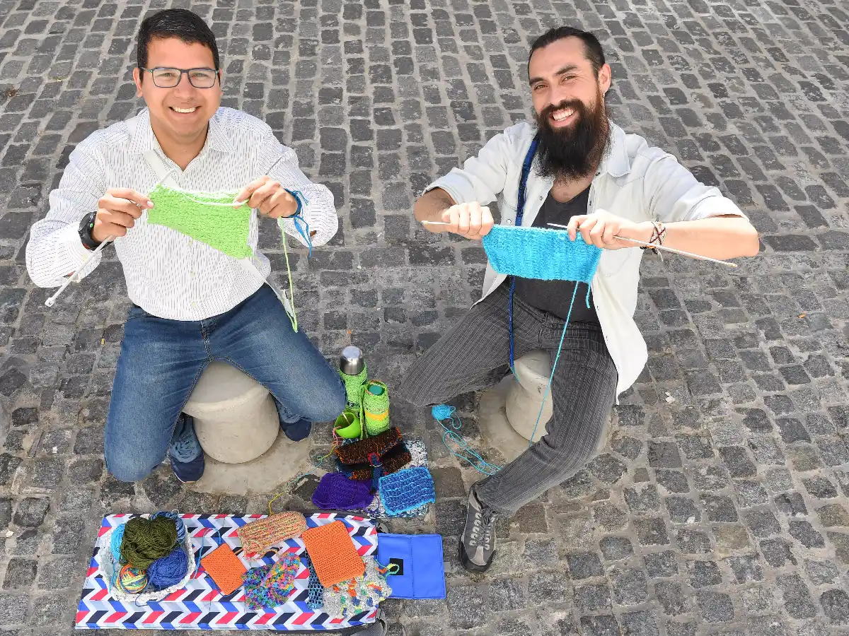 “Hombres tejedores” se reunirán para practicar crochet y romper estereotipos de género