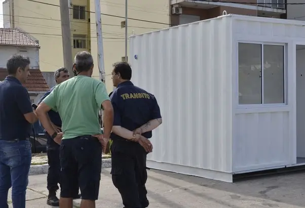Instalan posta y cámaras en el playón del Casino