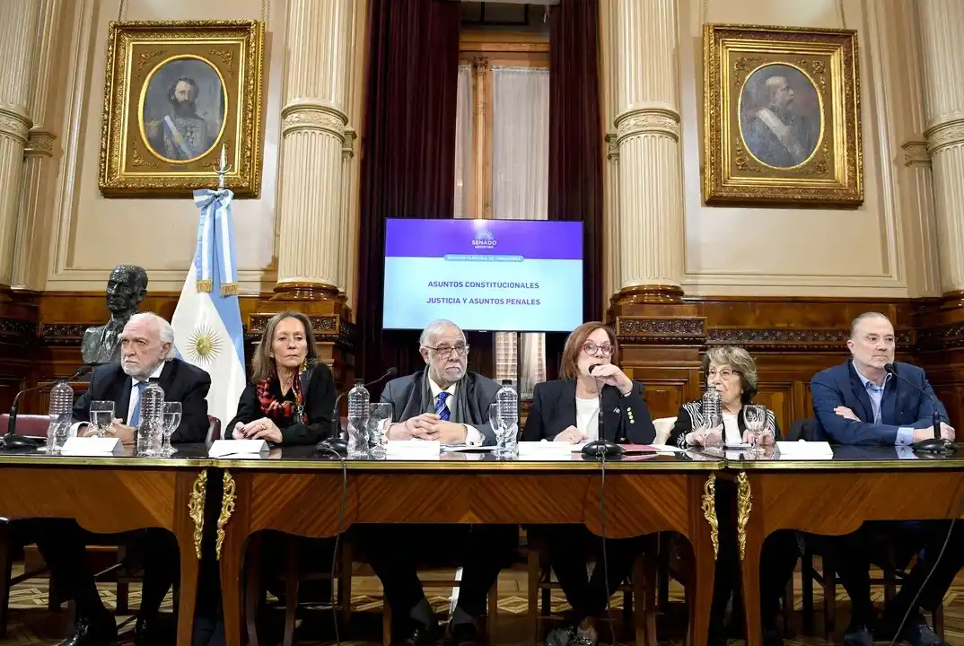 El plenario de las comisiones de Asuntos Constitucionales y de Justicia y Asuntos Penales del Senado