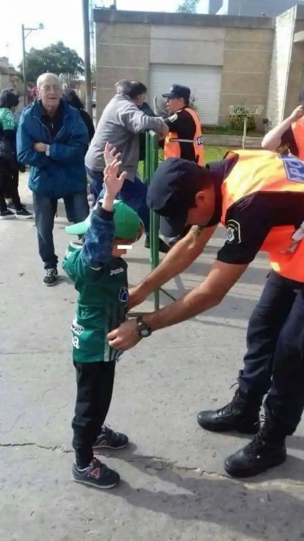 La Aprevide suma polémicas: denuncian requisas a niños en ingreso a un estadio