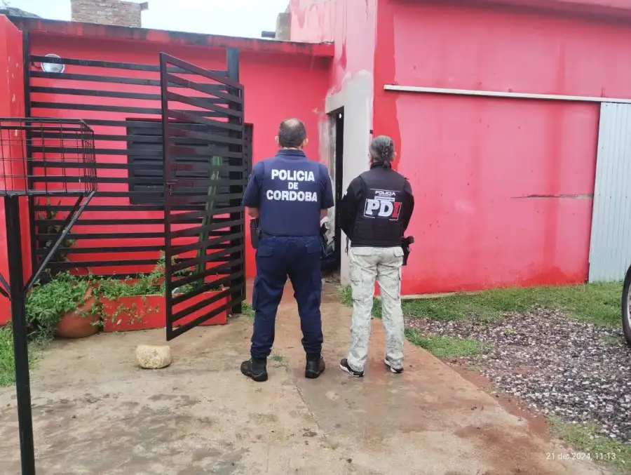 Se secuestraron un celular, una carabina, 2 cargadores y 3 cartuchos.