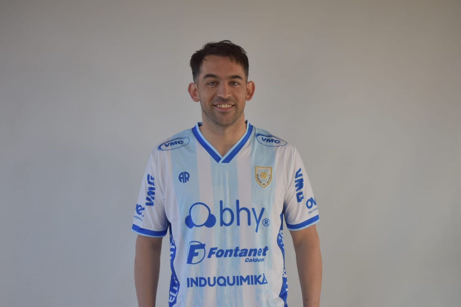 Ijiel Protti, con la camiseta del celeste de Barrio Alberdi