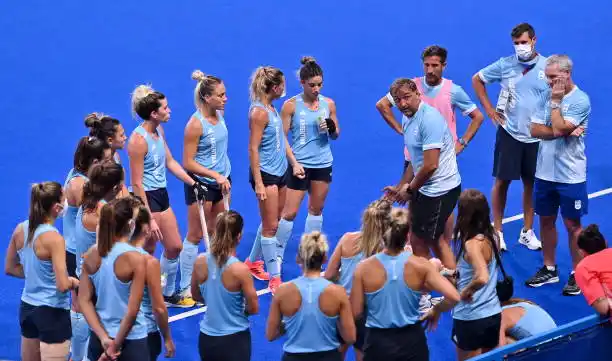 Retegui y el plantel argentino.