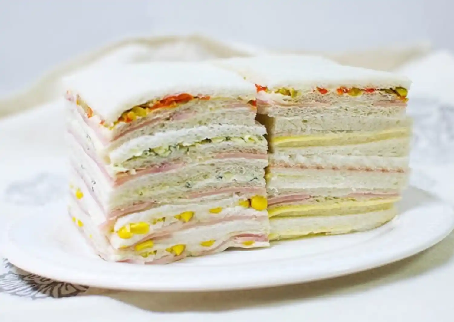 Participá por una docena de sándwiches de miga de La Buena Moza.