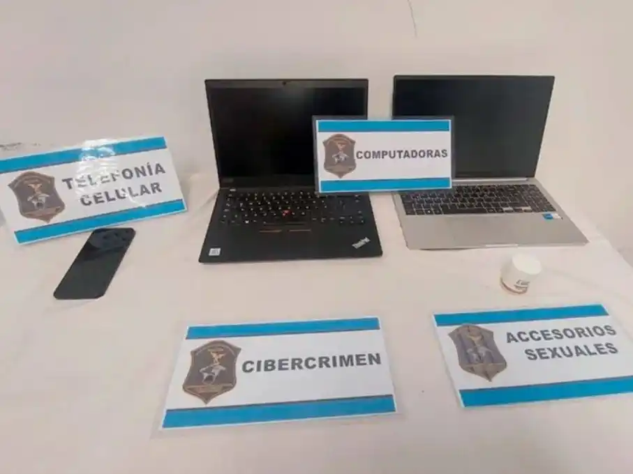 material incautado a pedófilo en la plata