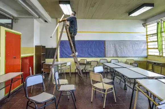 Inicio de clases: “Desde que terminó el ciclo lectivo estamos trabajando en las escuelas municipales”