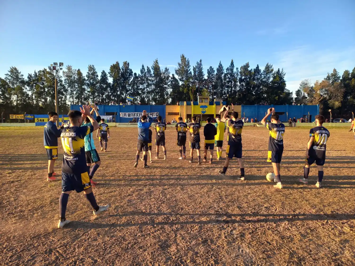 Fútbol local: Independencia sigue sin conocer el descenso