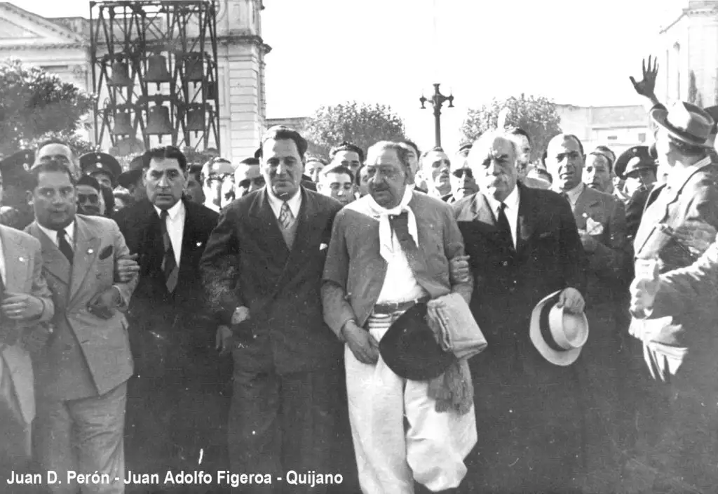 Perón y Quijano, en Tandil. El lugar que recorrieron es la Plaza Independencia